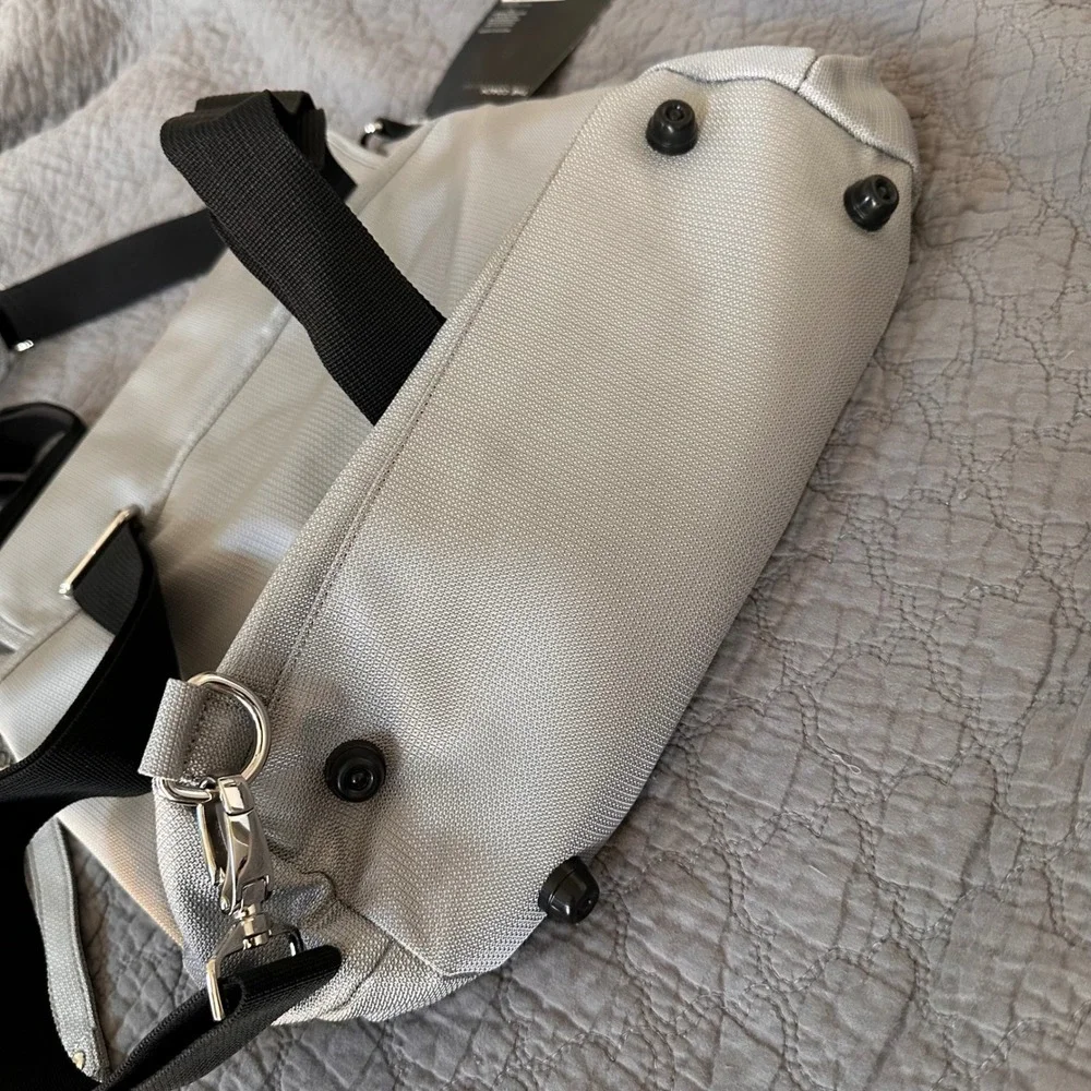 NEW, NFL Las Vegas Raiders Messenger Diaper Bag Backpack Silver Gray LMS1N-122
